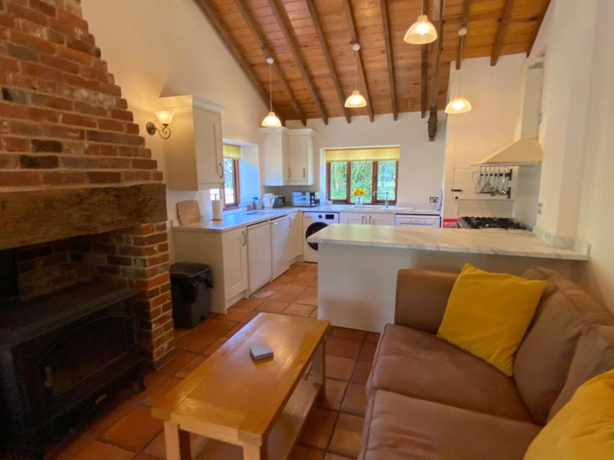 Вилла Brundish Suffolk Barn 2 Bed Idyllic 6 Acres Wilby  Экстерьер фото