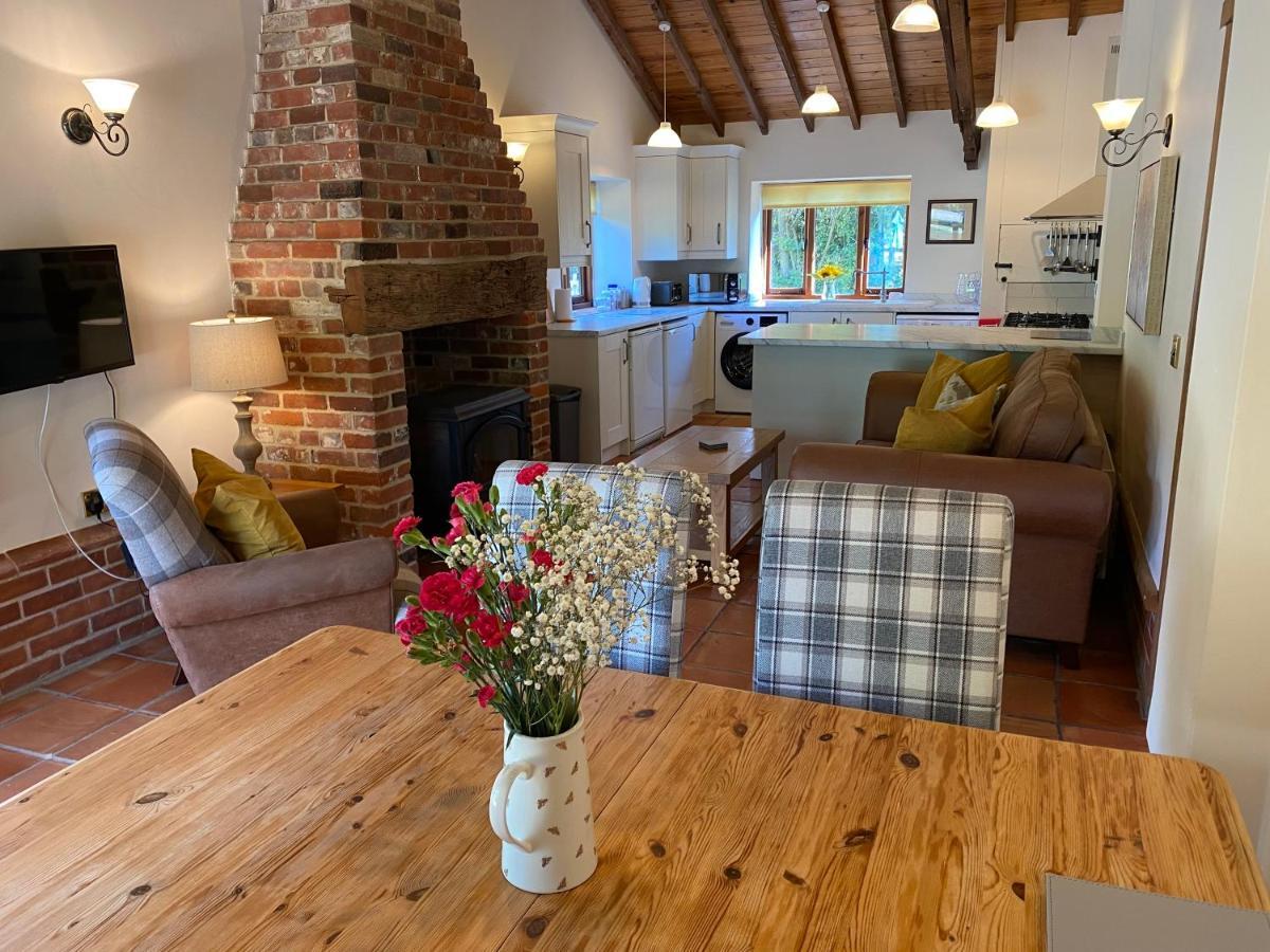 Вилла Brundish Suffolk Barn 2 Bed Idyllic 6 Acres Wilby  Экстерьер фото